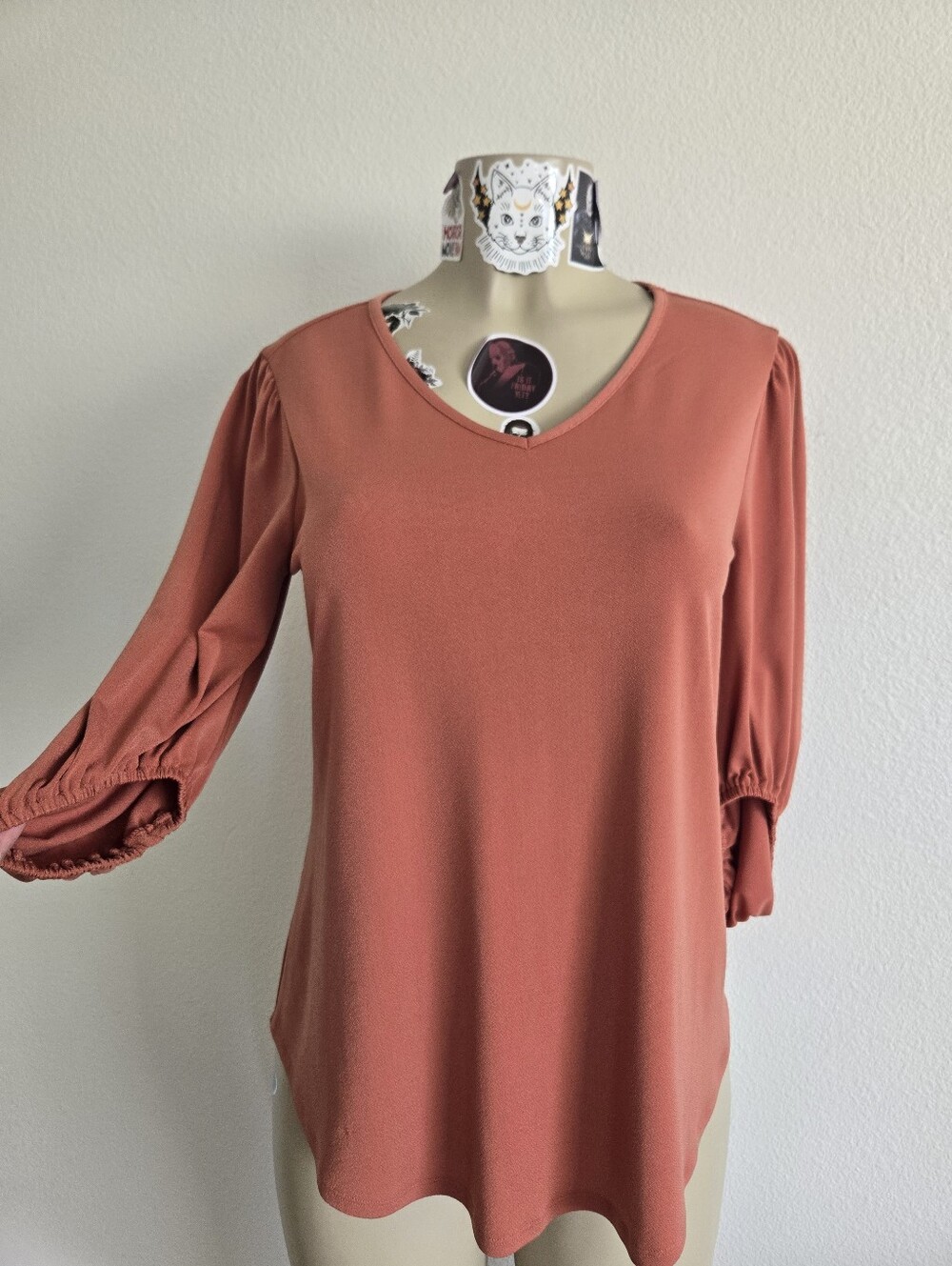 Women's V-Neck 3/4 Sleeve Top - Rust